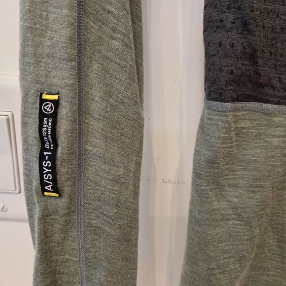 Artilect Systems Pullover Womens S Boulder 125g Merino Wool 1/4 Zip base layer - Picture 9 of 11